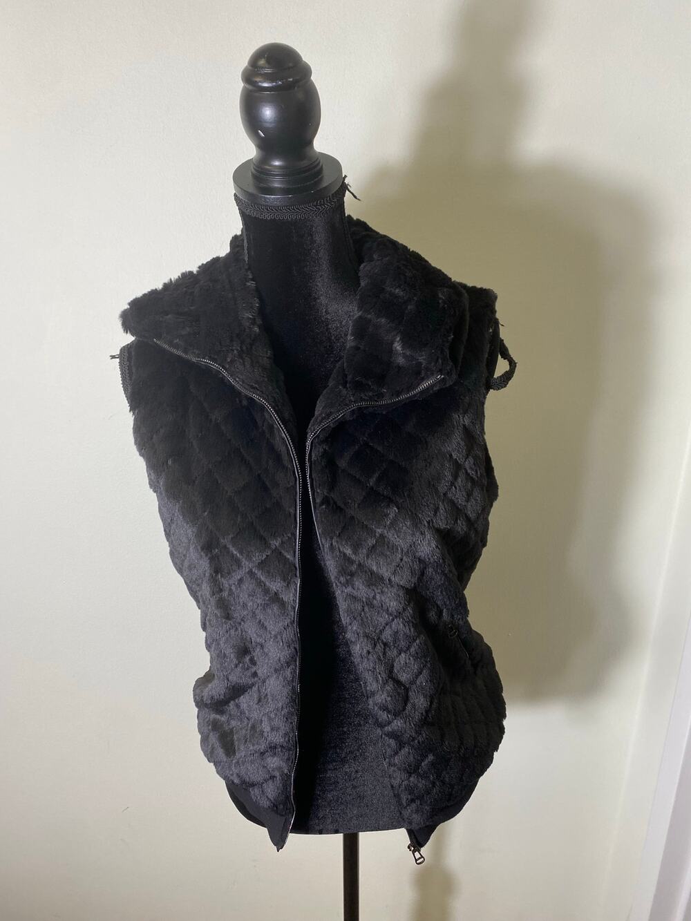 David Lerner NY Faux Fur Black Vest Sz XS
